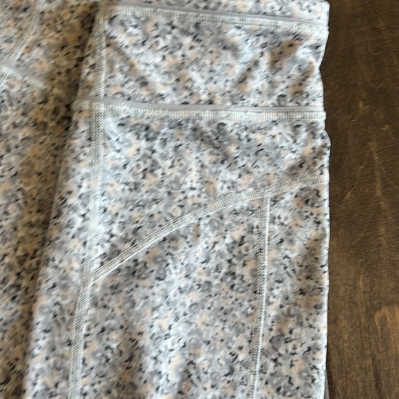 lululemon leggings - Picture 2 of 4